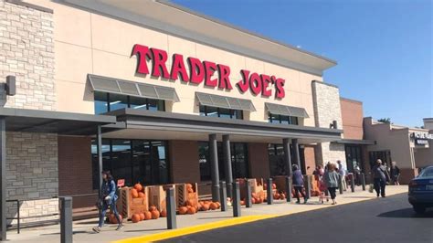 Trader joe's nashville - To be fair, Nashville did just celebrate the opening of its second Trader Joe's location on Wednesday. But even as the new White Bridge store thrilled a slew of Nashvillians who previously had to ...